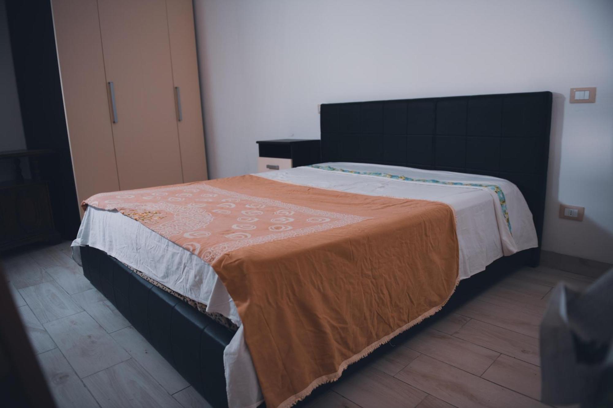 Home Peterpan, B&B Direttamente Sulla Piazza Casal Fiumanese Exteriör bild