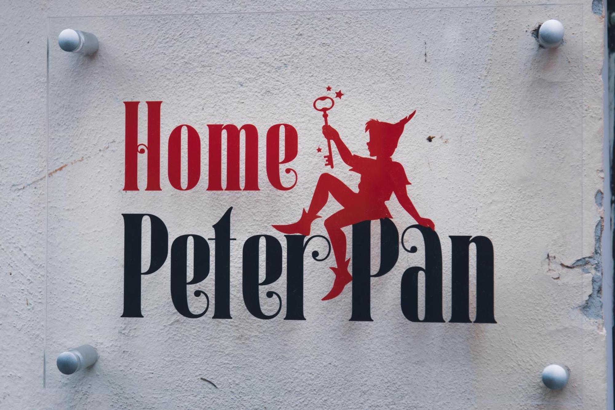 Home Peterpan, B&B Direttamente Sulla Piazza Casal Fiumanese Exteriör bild