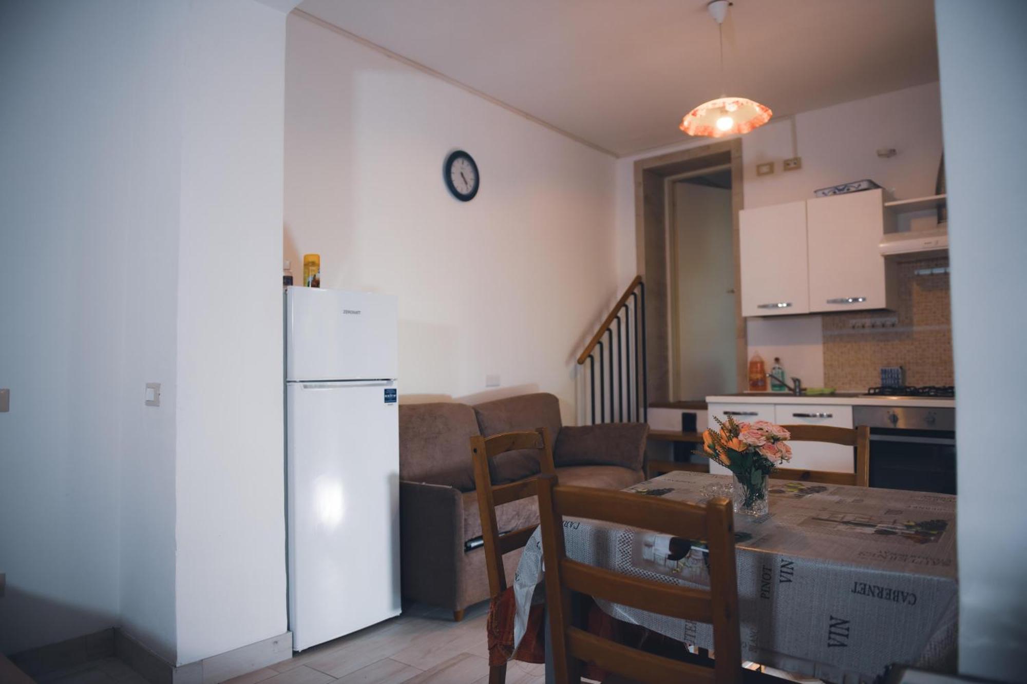 Home Peterpan, B&B Direttamente Sulla Piazza Casal Fiumanese Exteriör bild