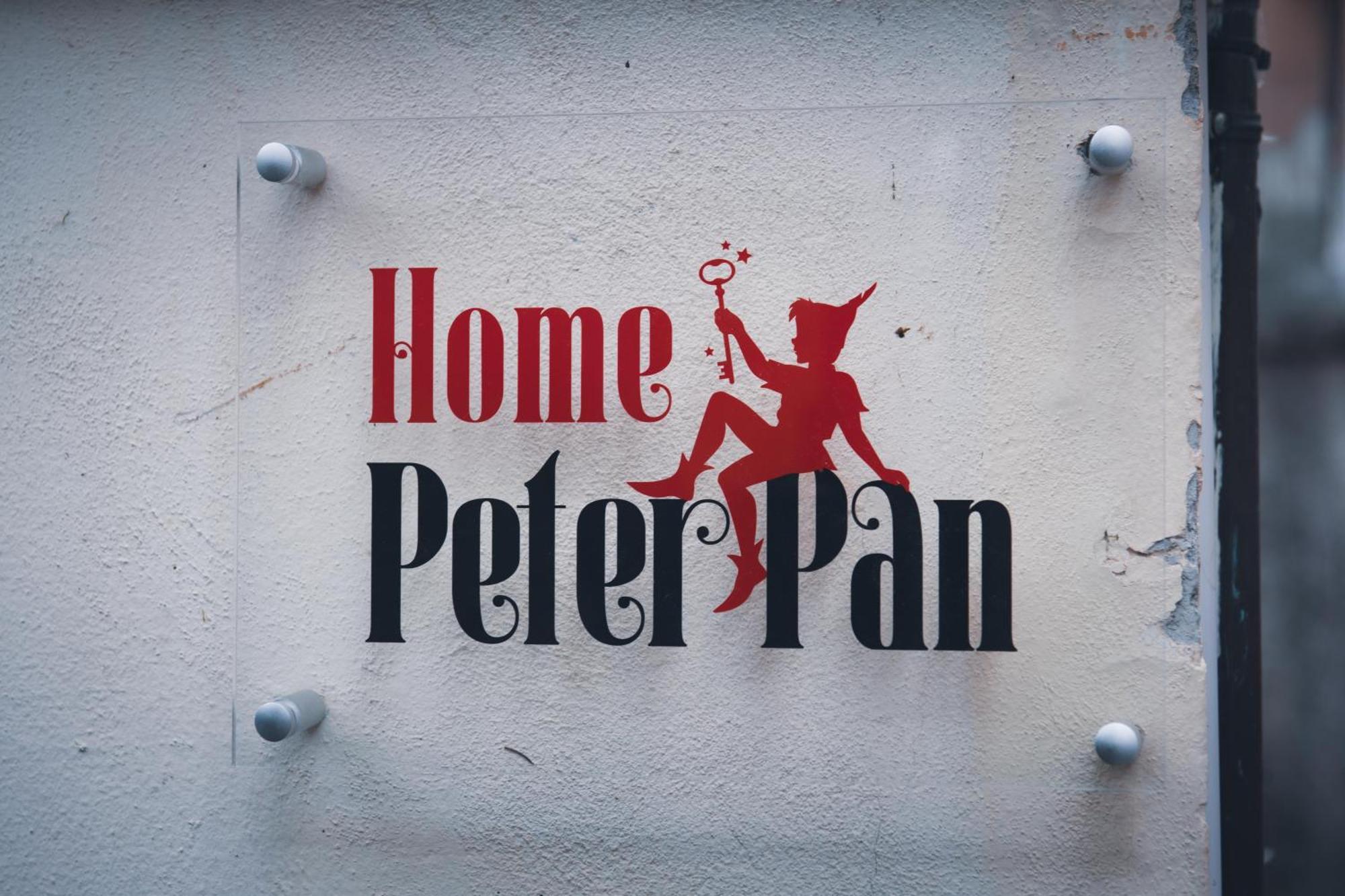 Home Peterpan, B&B Direttamente Sulla Piazza Casal Fiumanese Exteriör bild